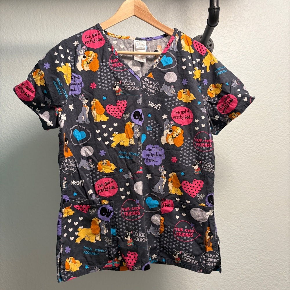 Disney Lady and the Tramp Scrub Top Women’s Size Medium Cotton Dog Print Top